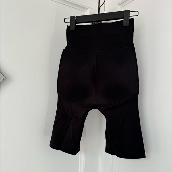 🏷️NWT- HeyShape - Shorts - Picture 2 of 6